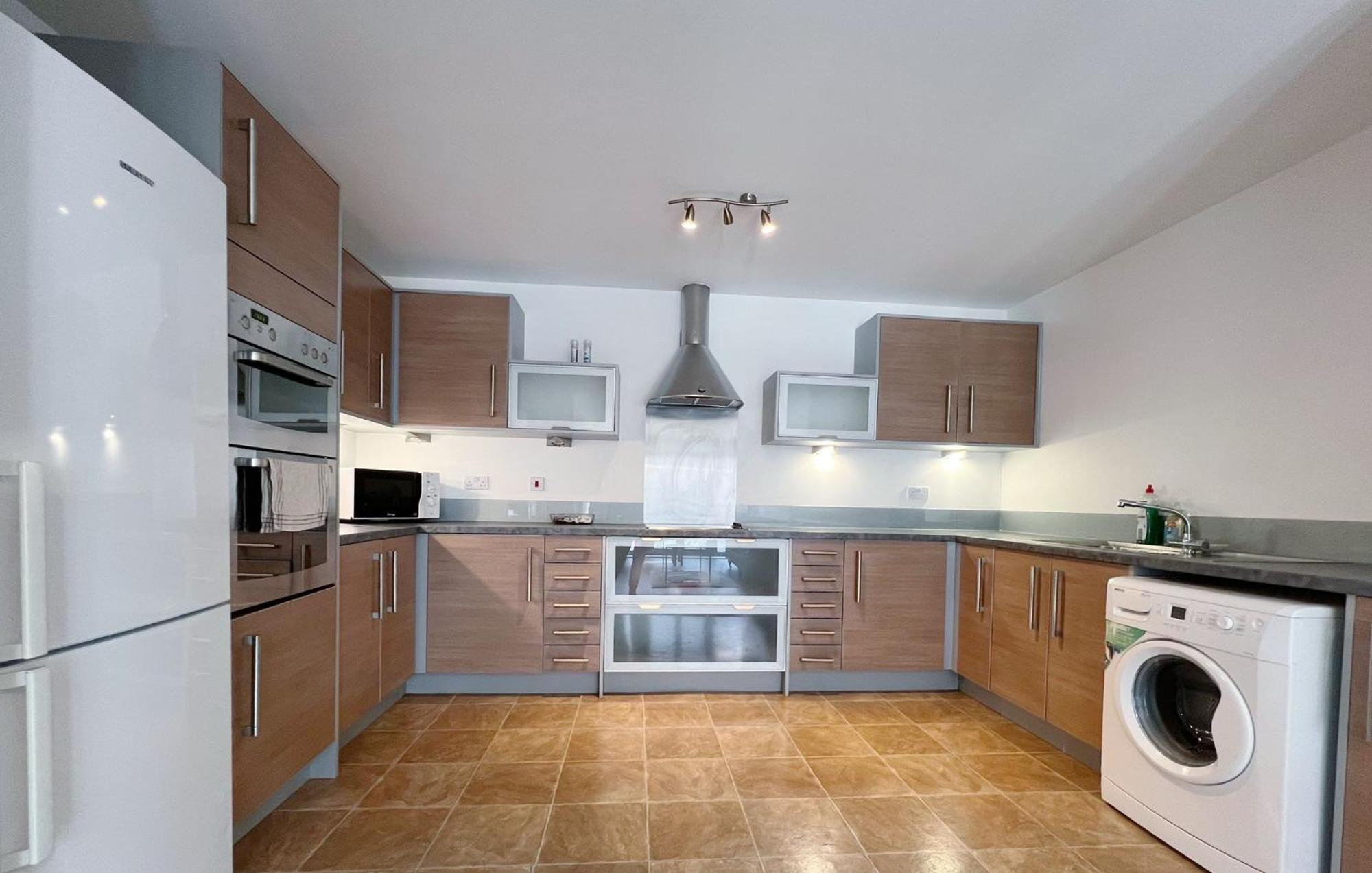 Comfort Seaside Two-Bedroom Apt سوانسي المظهر الخارجي الصورة