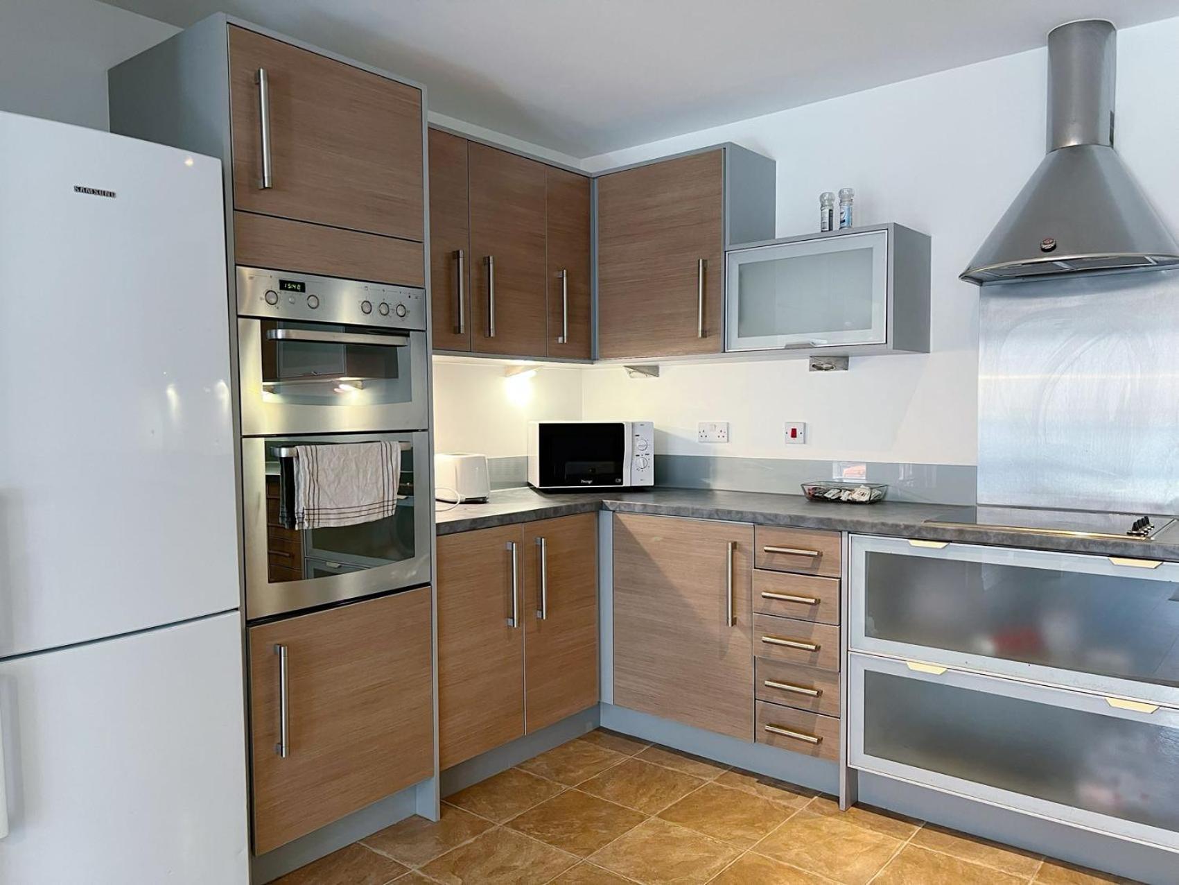 Comfort Seaside Two-Bedroom Apt سوانسي المظهر الخارجي الصورة